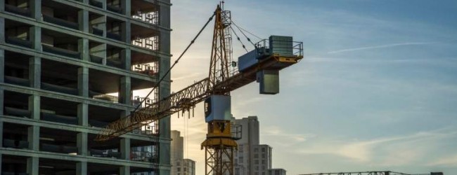 Construcción anota leve mejoría por política monetaria más expansiva