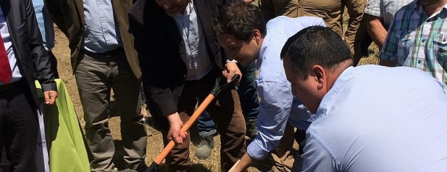 Inician construcción de pionera villa de viviendas rurales en Puqueldón