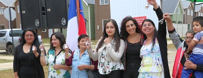 Inauguran moderno conjunto habitacional para familias que vivían junto a la vía férrea en Vilcún
