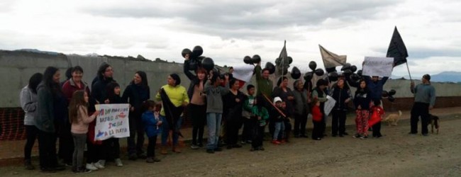 Comunidad Yagán molesta por construcción de muro costero en Villa Ukika