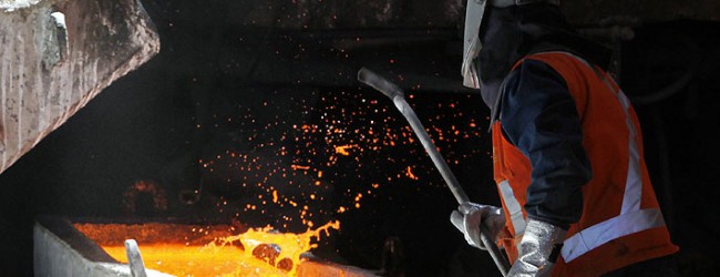 Cobre cierra estable en medio de la expectación del mercado por negociación en Escondida