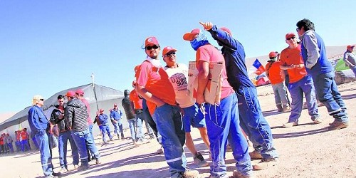 Última oferta a los trabajadores de Minera Escondida llegaría hasta $ 31,8 millones