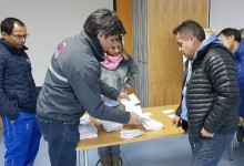 Minera Escondida retrasa huelga y pide mediación que se extenderá por 5 días