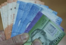 Salario mínimo: aprueban propuesta para aumentarlo a $300 mil en marzo de 2019