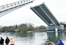 Gobierno decide reparar puente Cau Cau tras último informe técnico