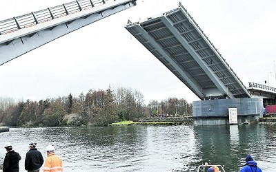 Gobierno decide reparar puente Cau Cau tras último informe técnico
