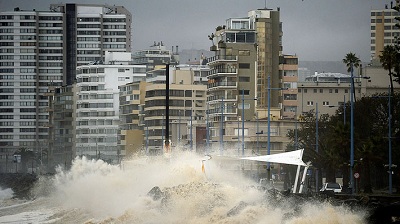 Minvu propone bajar los gastos comunes de edificios cercanos al mar para usarlos en caso de tsunamis