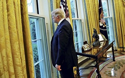 Trump se enfrenta a nuevas restricciones tras triunfo demócrata en la Cámara de Representantes