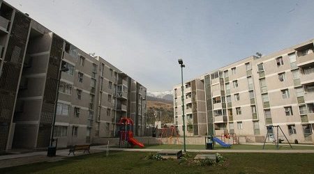 Estudio UC propone construir 120 mil viviendas sociales en medio de Santiago