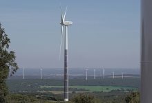 ACCIONA desarrolla piloto de paneles solares en torres eólicas