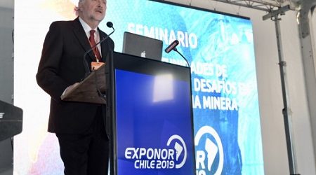 Ministro de Minería llama a empresas a comprometerse con las regiones donde desarrollan sus proyectos