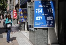 Dólar supera máximo histórico y llega a $ 760 a la espera de “señales” del Banco Central