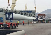 Puerto Las Losas recibe mega estructura para la construcción de parque eólico en Atacama