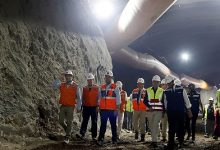 Ministro Moreno inspecciona construcción de túnel bajo el Cerro San Cristóbal para Autopista Américo Vespucio Oriente AVO I