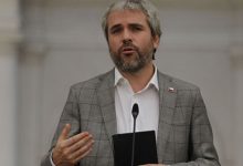 Ministro Blumel insiste en que decretar cuarentena total «en este momento no sería el mecanismo más efectivo»