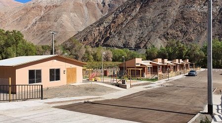 Gobierno entrega las llaves del conjunto “Bellavista” del Plan de Reconstrucción Minvu