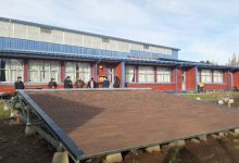 Construcción de patio de energías no convencionales del liceo de Paillaco lleva un 60% de avance