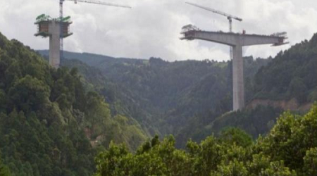 Regulador español reabre un expediente sancionador a grandes constructoras por presunto reparto de obras públicas