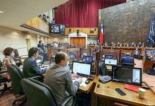 Mayoría del Panel UC estima que el Gobierno validó el uso de ahorros previsionales para emergencias