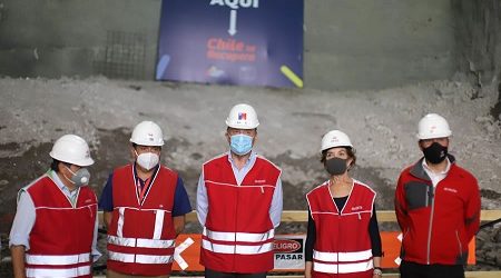 Ministros Hutt y Moreno junto a presidente de Metro visitan obras de la extensión de línea 2 que ya tiene un 54% de avance