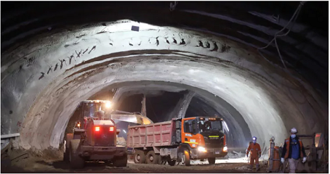 MOP supervisa excavación de túnel bajo cerro San Cristóbal y río Mapocho por obras de AVO I