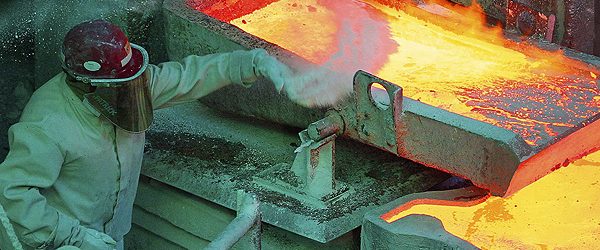 Cobre anota su segunda alza consecutiva este miércoles y dólar mantiene fuerte baja