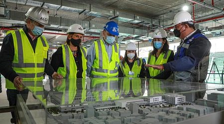 Ministro Moreno en visita a obras del nuevo Hospital Salvador: “Será un cambio significativo para medio millón de personas”