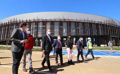 Ministro Moreno supervisa construcción de nuevo Hospital Intercultural de Collipullli que ya tiene un 100% de avance