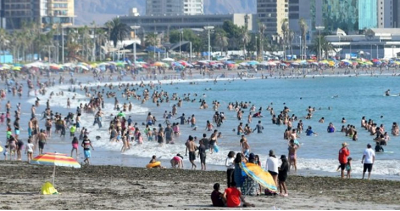 Ministro Palacios detalla impacto económico ante retroceso de 55 comunas en Plan Paso a Paso