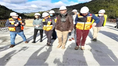 Alcaldes chilotes solicitan reunión con el MOP para exigir soluciones de caminos y obras inconclusas