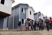 Ministro Carlos Montes constata avances del Plan de Emergencia Habitacional en la región de Los Lagos