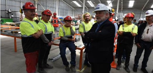 Plan de Emergencia Habitacional: Ministro Montes visitó innovadora planta de viviendas industrializadas en La Araucanía
