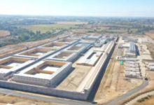 Acciona demanda al fisco chileno tras construcción de cárcel de Talca: piden $21 mil millones