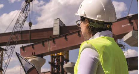 Número de mujeres en construcción civil crece 50%