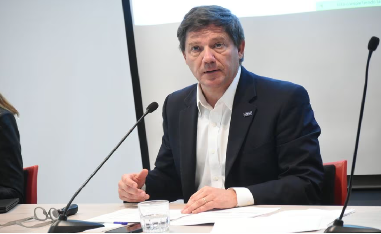 La CChC proyecta que la inversión en construcción caerá 5,9% en 2023 debido a la baja en inversión privada y estatal