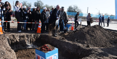 Ministro Montes encabeza inicio de obras de proyecto habitacional que beneficiará a 299 familias en La Granja