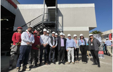 Ministro de Vivienda y Urbanismo de Chile visita piloto de viviendas sociales de Tecno Fast