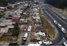 Aplican Ley de Usurpaciones para desalojar a centenar de ocupantes ilegales de terreno del MOP en Concepción