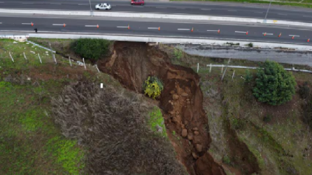 Nuevo socavón de 20 metros afecta a la Ruta F-30 en Concón