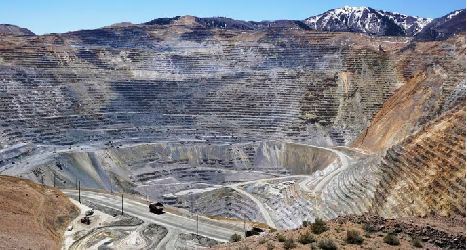 Cochilco: consumo de energía eléctrica en la minería del cobre crecería 31% al 2034, mientras la producción sólo avanzaría 21%